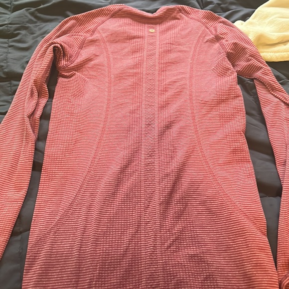 Pink Lululemon swiftly tech size 4 - Picture 4 of 4